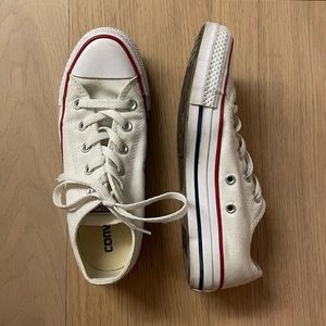 Converse Chuck Taylor All Star Classic (White, 6)